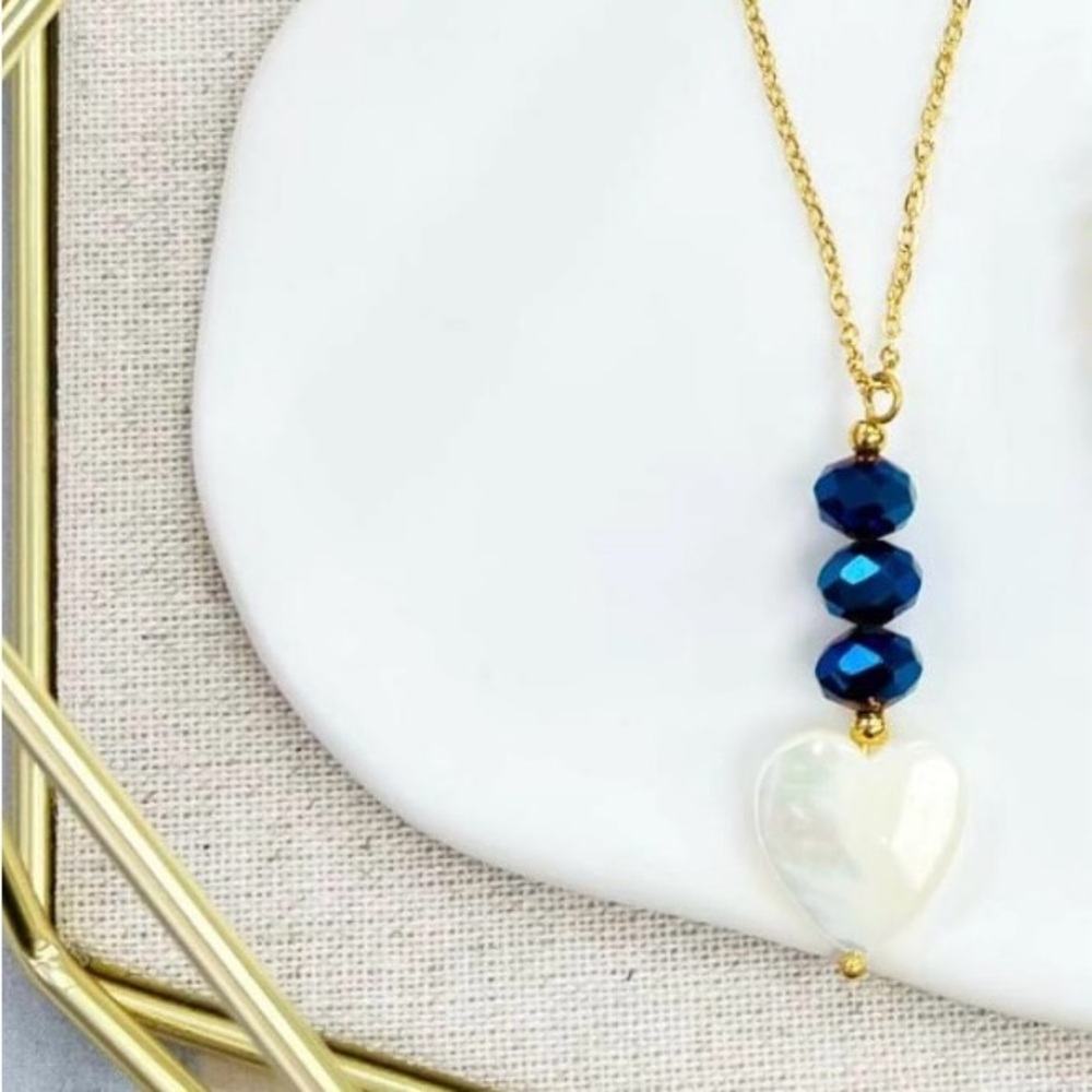 18” Stainless Steel necklace with mother of pearl heart ❤️.